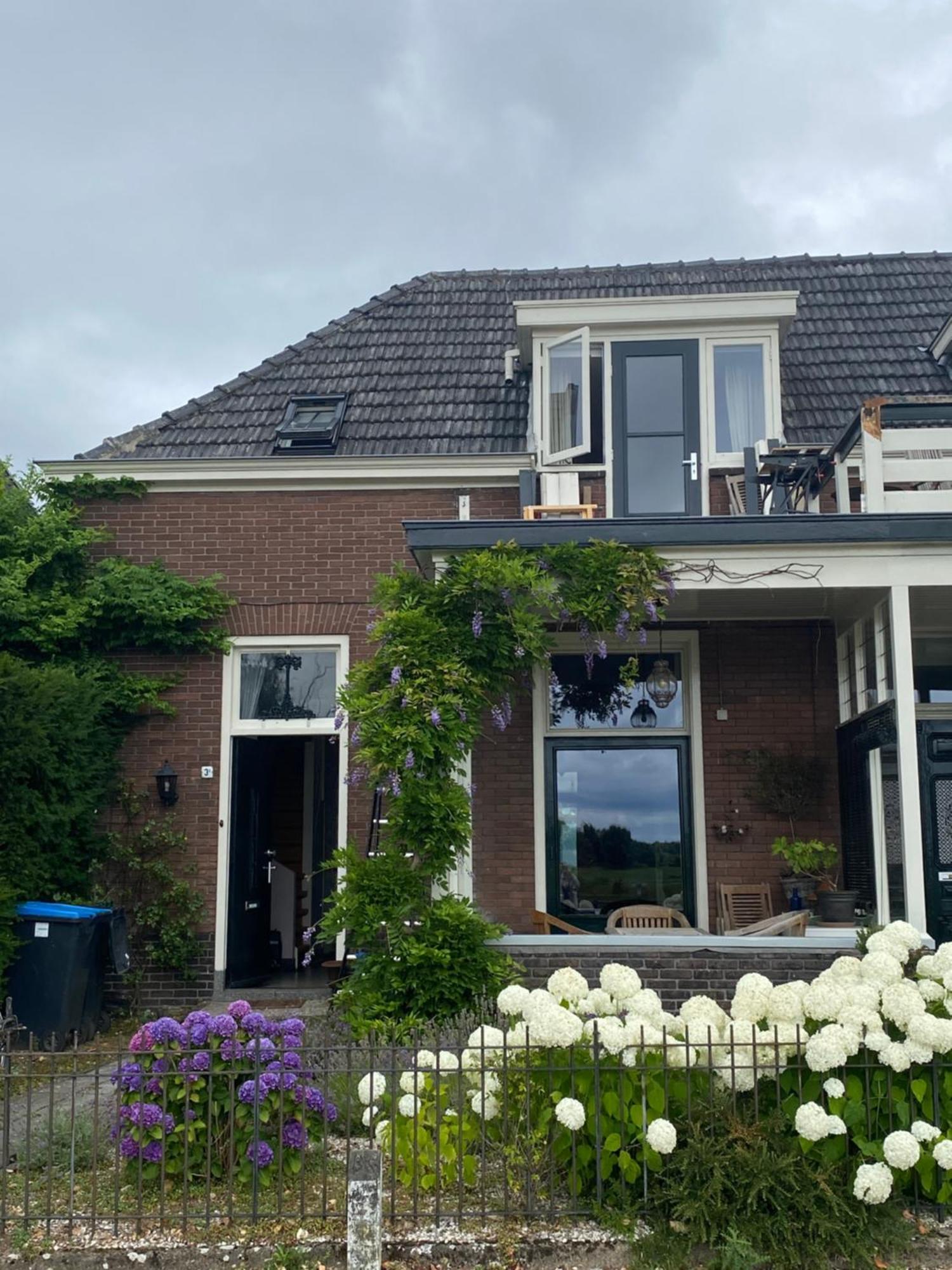 Huis Met De Leeuwenkoppen Dieren Zewnętrze zdjęcie